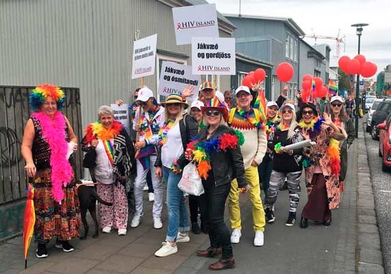 Glaðbeittur hópur gekk með HIV Ísland í Gleðigöngunni