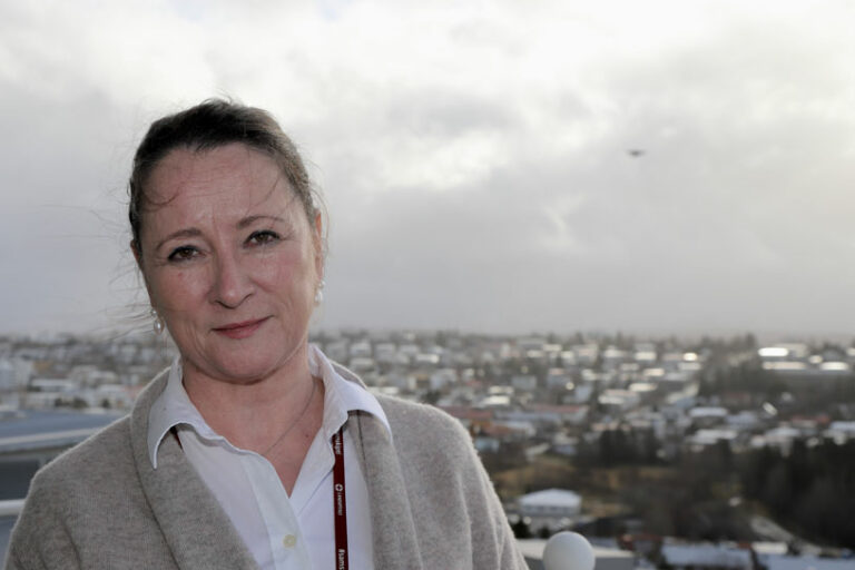 Erna Milunka, yfirlæknir smitsjúkdómadeildar Landspítala, bendir á að þekking á HIV sé alltaf að aukast nú þegar fólk hefur lifað með veiruna í áratugi. Mynd/gag
