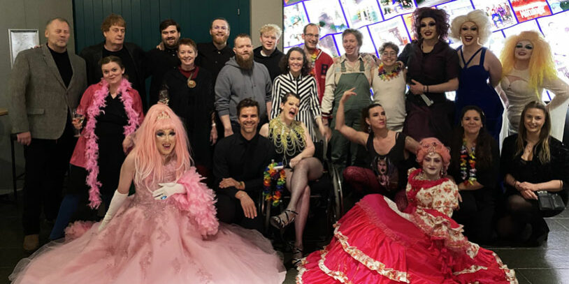 Allur hópurinn í frumsýningarpartýinu. Mynd Guðný Steinsdóttir. Allur hópurinn í frumsýningarpartýinu. Mynd Guðný Steinsdóttir.